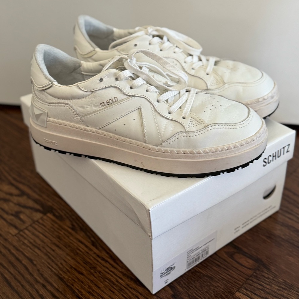 Women’s Schutz white leather ST Bold sneakers size 9